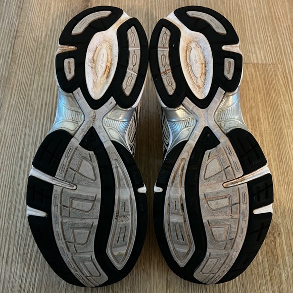 Asics White and Black Athletic Shoes - Picture 7 of 10